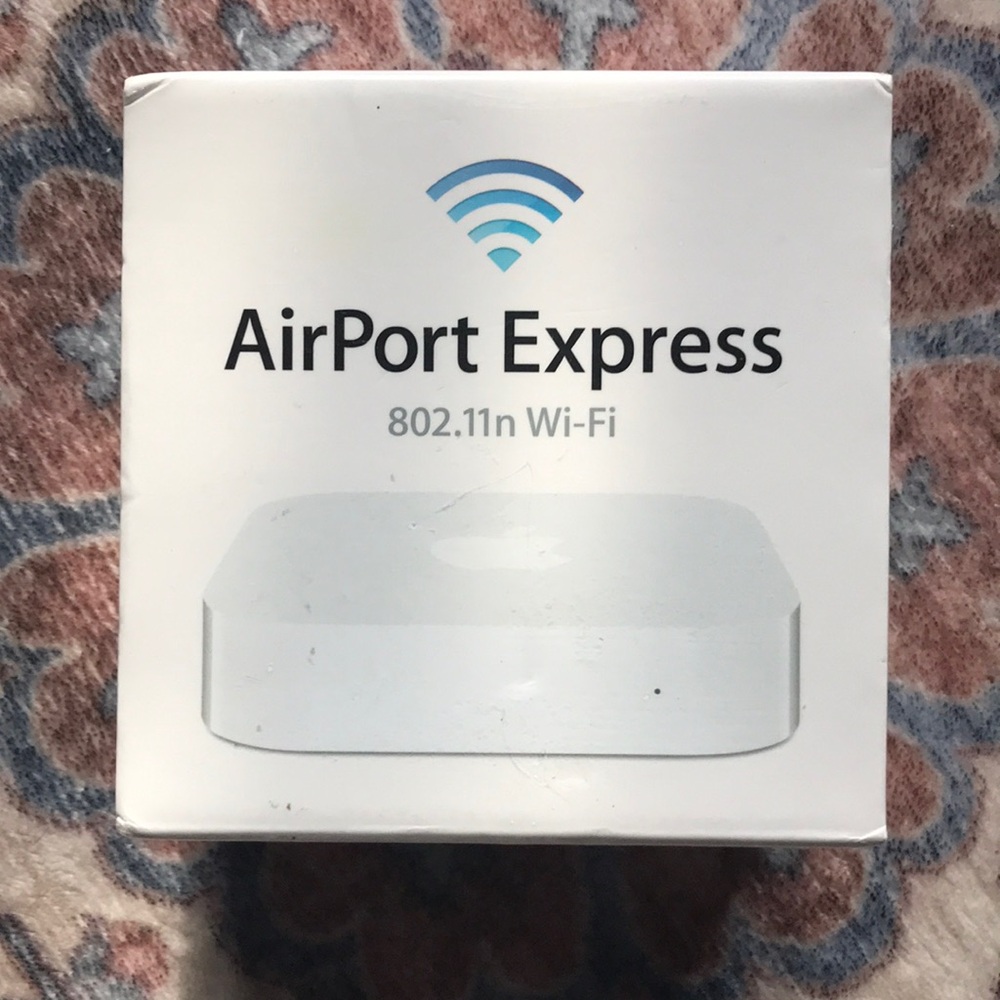Apple A1392 AirPort Express Wireless Router/Base Station 2nd Gen (MC414LL/A)